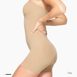 SKIMS Seamless Sculpt Strapless Shortie Bodysuit